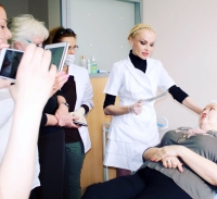 Пластический хирург Галина Хрущ проводит мастер-класс